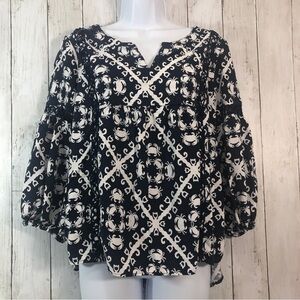 Crown & Ivy White Crab Peasant Top Petite Large